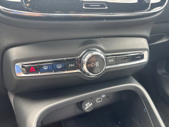 Used 2023 Volvo XC40 Recharge Ultimate AWD/4WD image 14
