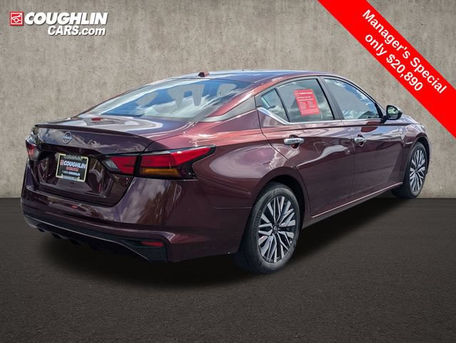 Certified 2025 Nissan Altima 2.5 SV FWD image 8