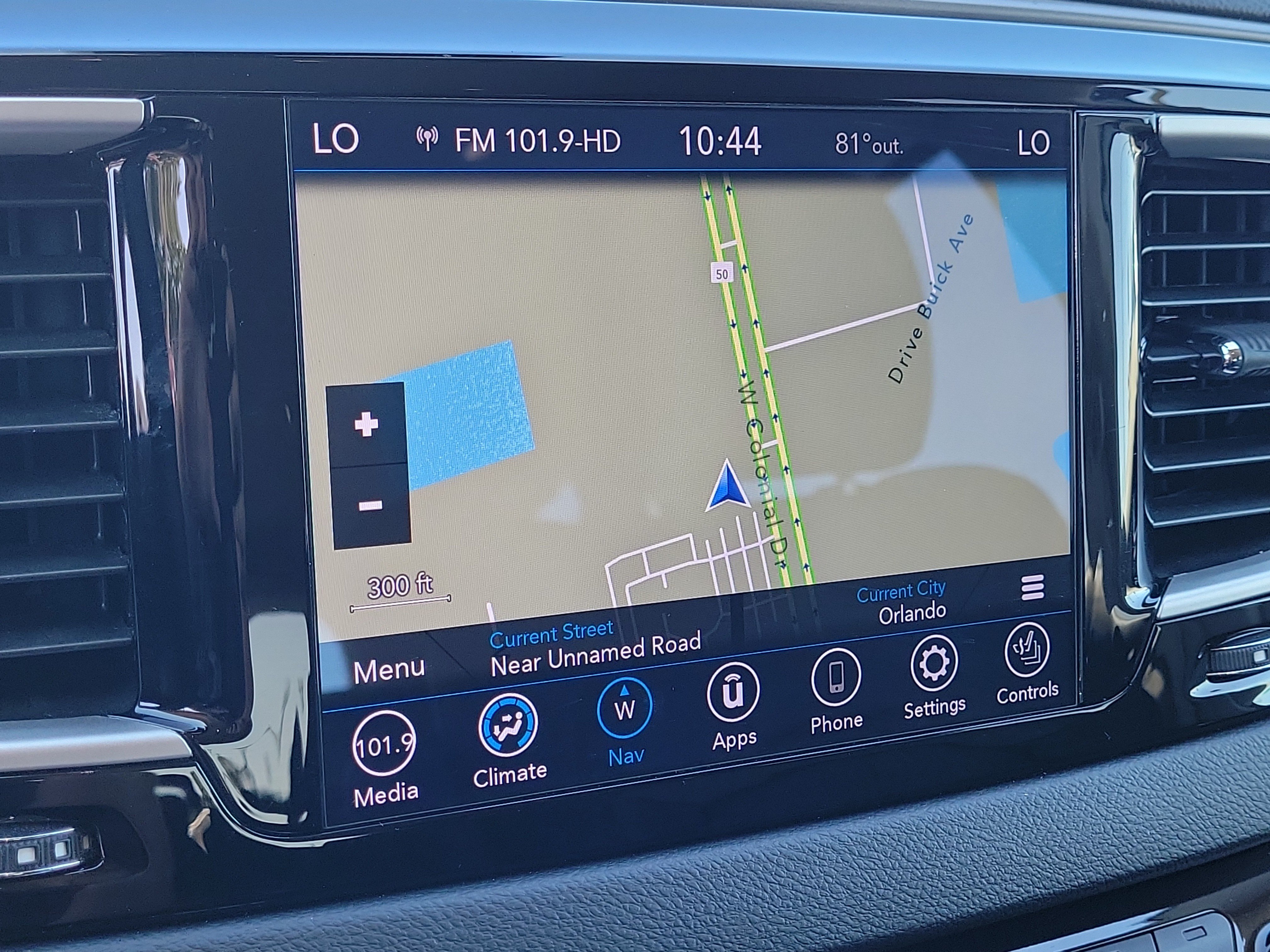 Used 2020 Chrysler Pacifica Touring-L Plus w/ Advanced Safetytec Group FWD image 25