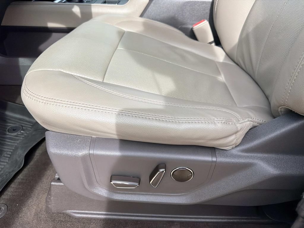 Used 2019 Ford Expedition XLT w/ Equipment Group 202A RWD image 20