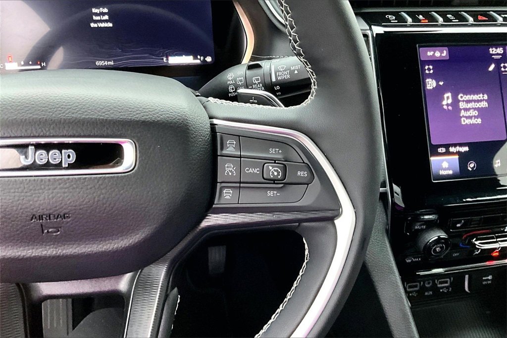 Used 2025 Jeep Grand Cherokee L Laredo w/ Luxury Tech Group I image 19