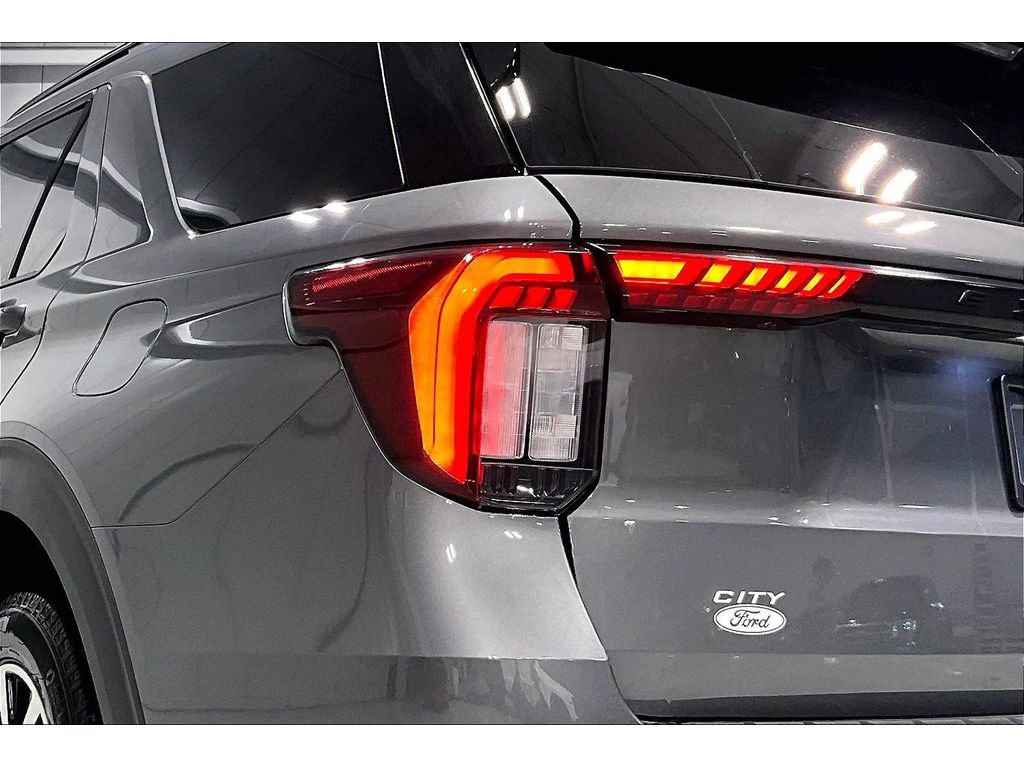 Used 2025 Ford Explorer ST-Line image 31