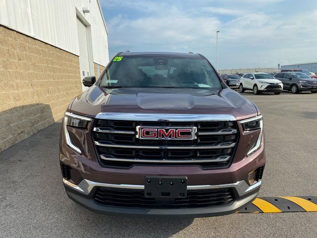 Used 2025 GMC Acadia Elevation image 3