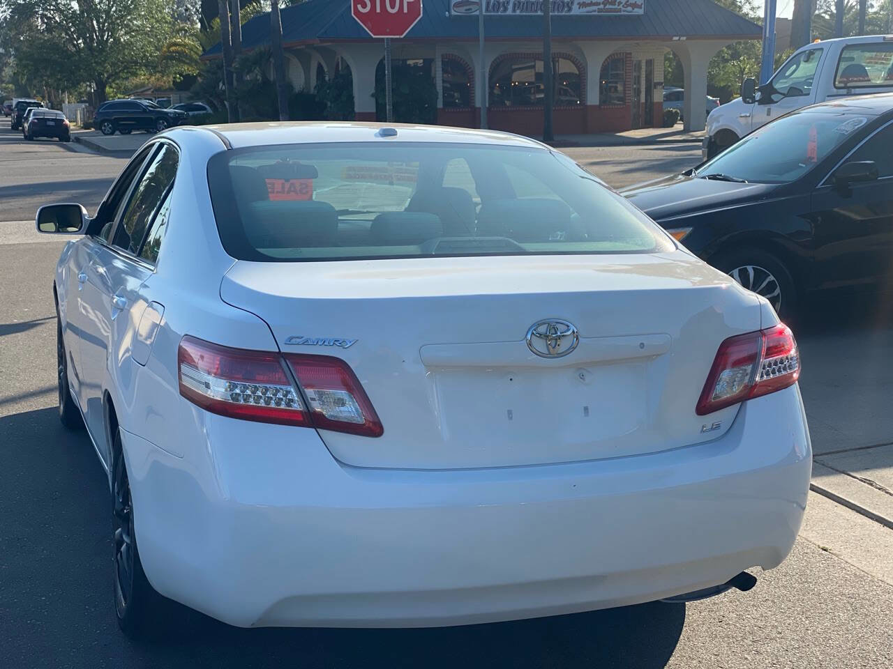 Used 2011 Toyota Camry LE image 5