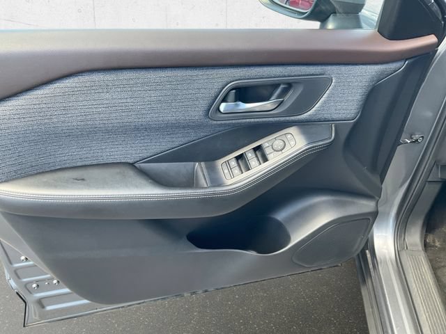 Used 2023 Nissan Rogue SV AWD/4WD image 26