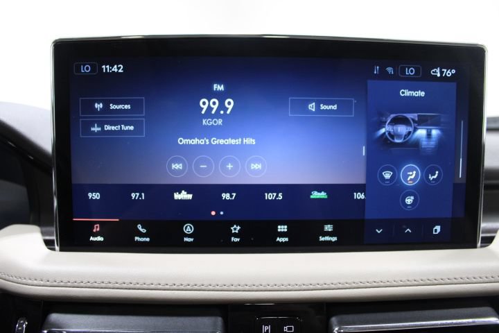 Used 2022 Lincoln Nautilus Reserve AWD/4WD image 4