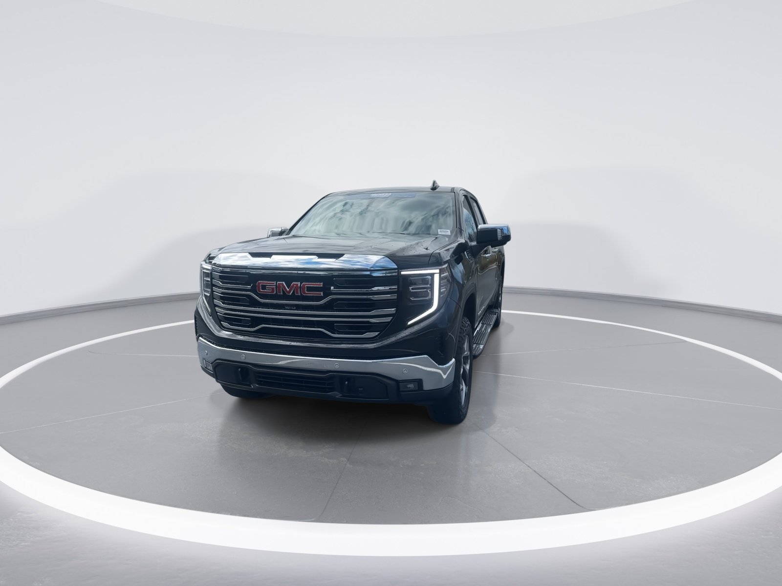 Used 2025 GMC Sierra 1500 SLT w/ SLT Premium Plus Package image 3