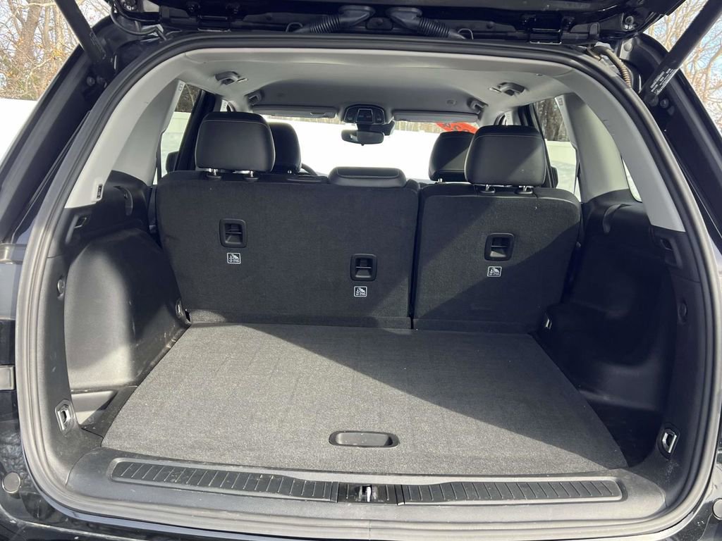 Certified 2024 Jeep Grand Cherokee Limited w/ Black Appearance Package image 10