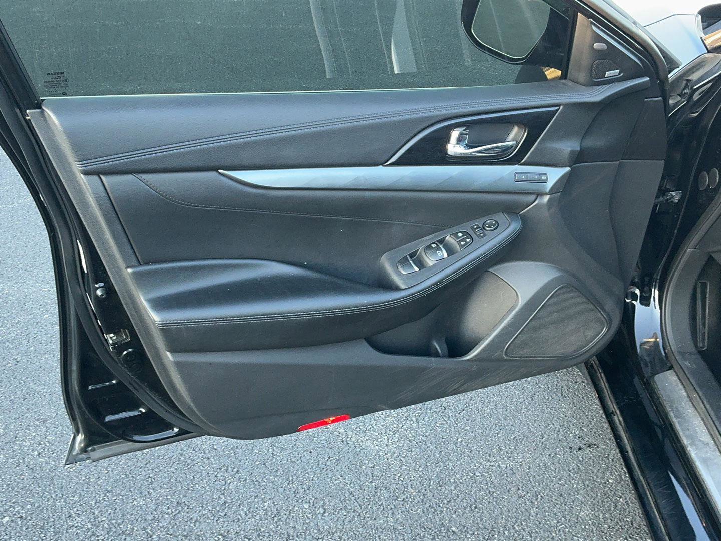 Used 2018 Nissan Maxima SR w/ Midnight Edition image 20
