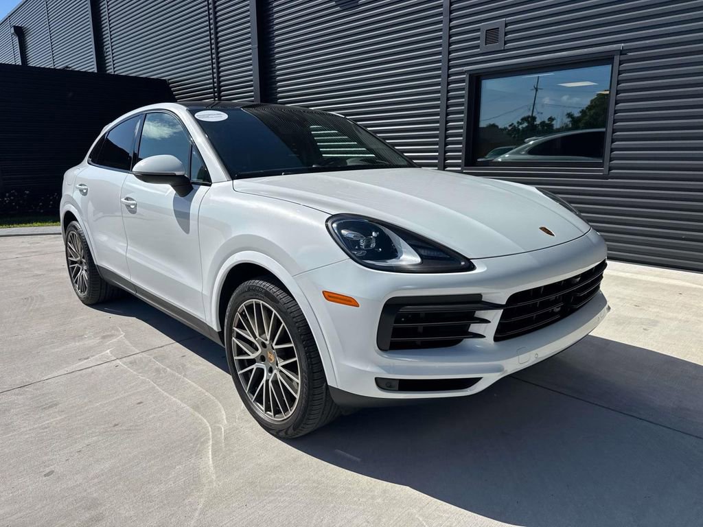Certified 2022 Porsche Cayenne Platinum Edition image 9