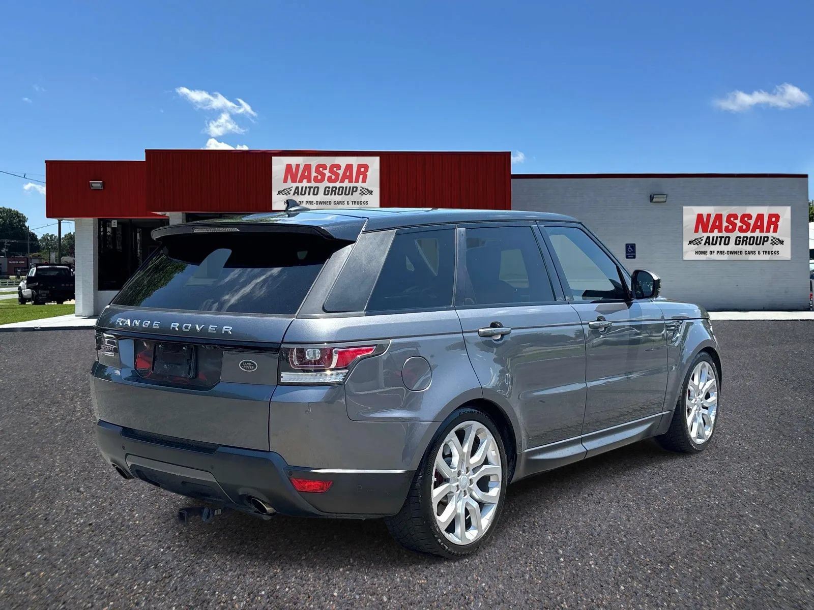 Used 2016 Land Rover Range Rover Sport Supercharged AWD/4WD image 4
