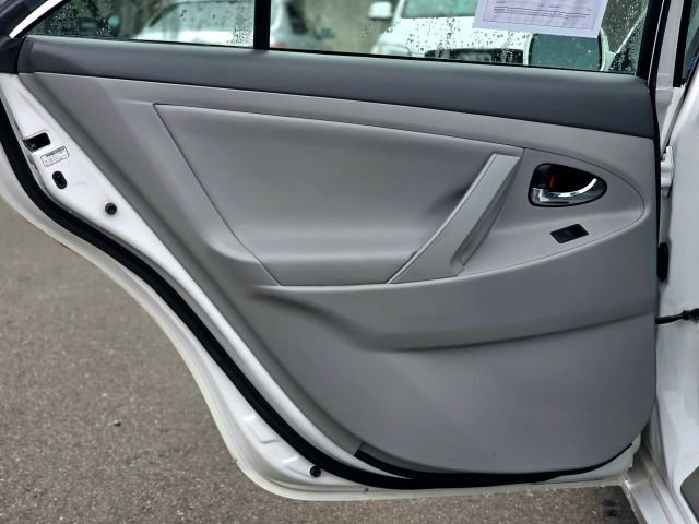 Used 2009 Toyota Camry Hybrid image 29