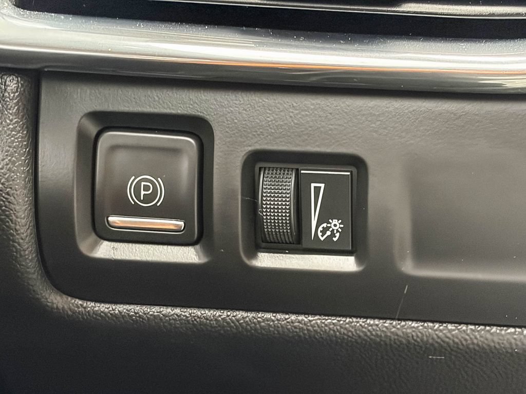 Used 2021 Cadillac XT4 Sport FWD image 43