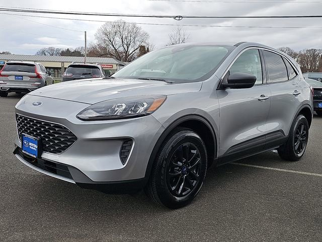 Used 2022 Ford Escape SE w/ Cold Weather Package image 3