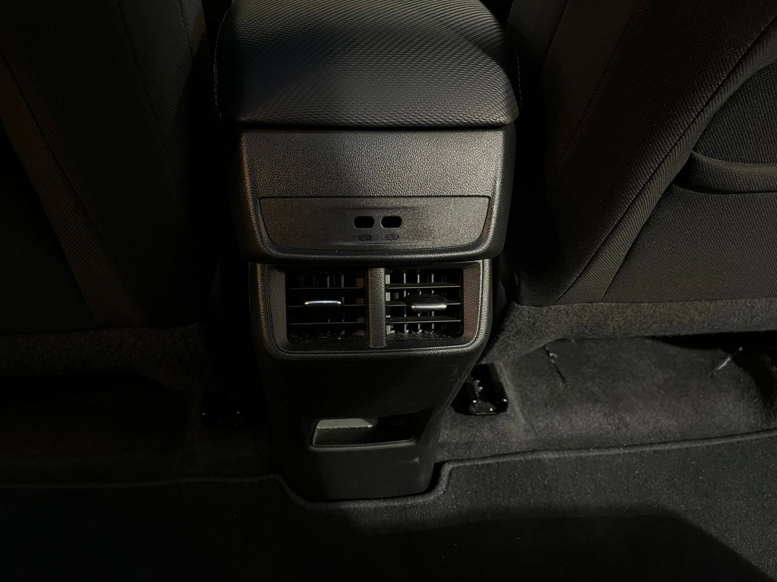 Used 2025 Chevrolet Equinox LT FWD image 23
