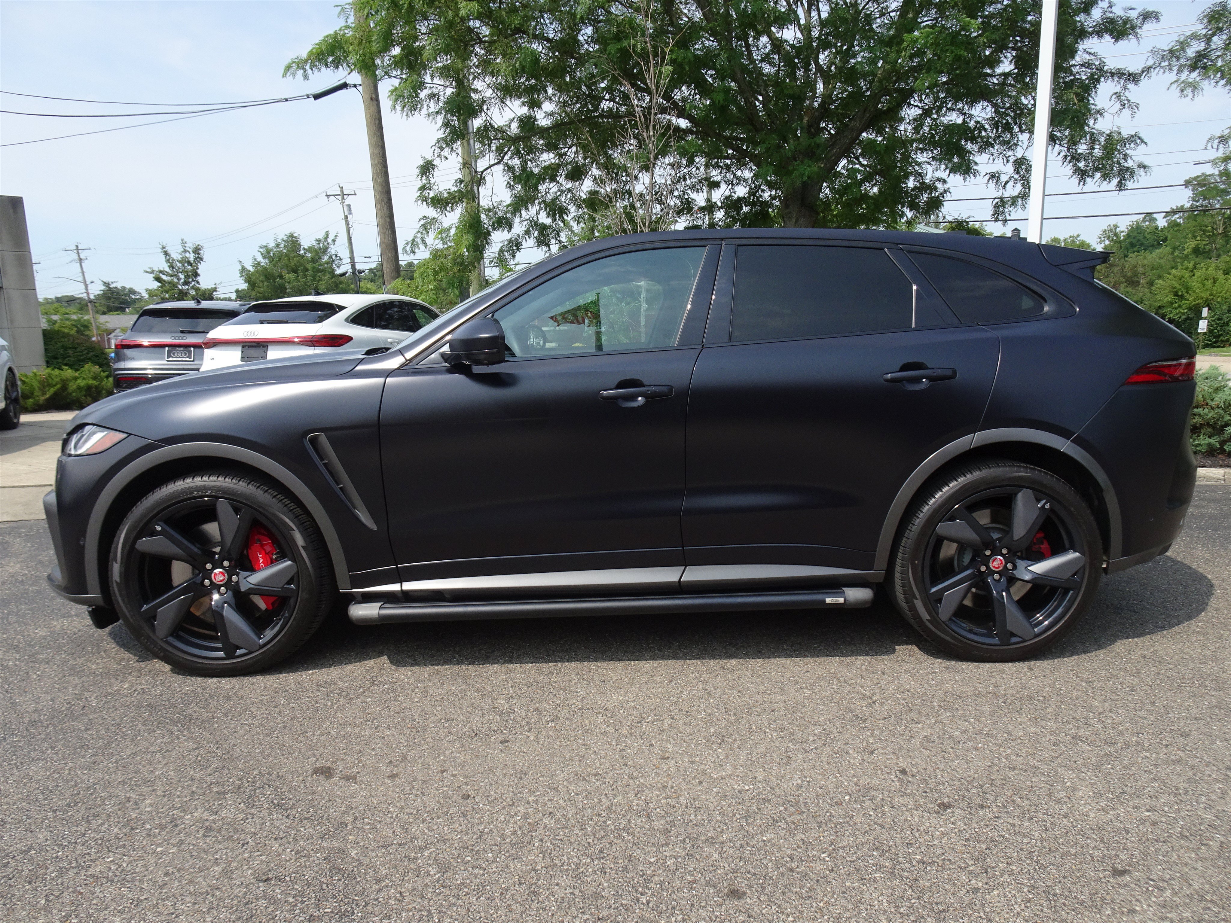 Used 2021 Jaguar F-PACE SVR AWD/4WD image 2