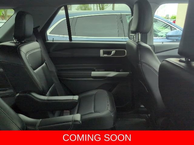 Used 2024 Ford Explorer XLT w/ Equipment Group 202A AWD/4WD image 9