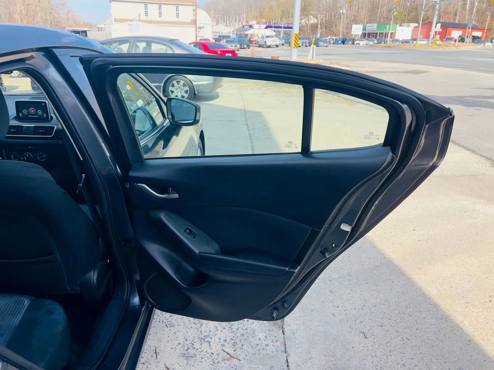 Used 2016 MAZDA MAZDA3 i Touring image 20