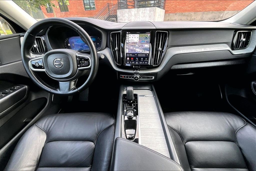 Used 2025 Volvo XC60 B5 Plus AWD/4WD image 20