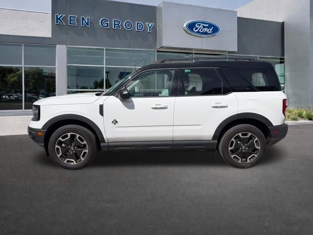 Used 2024 Ford Bronco Sport Outer Banks w/ Tech Package image 3