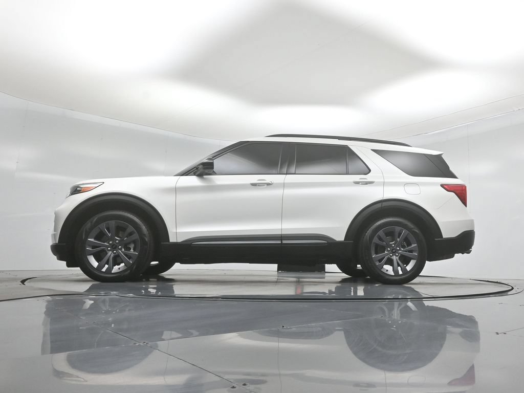Used 2023 Ford Explorer XLT w/ Equipment Group 202A RWD image 7