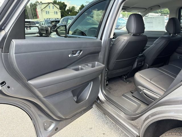 New 2026 Nissan Pathfinder SL AWD/4WD image 12