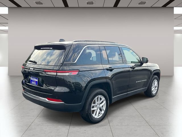 Used 2025 Jeep Grand Cherokee Laredo X AWD/4WD image 3