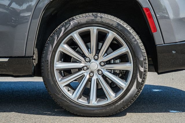 Used 2023 Jeep Grand Wagoneer 4WD w/ Flexible Seating Group image 22