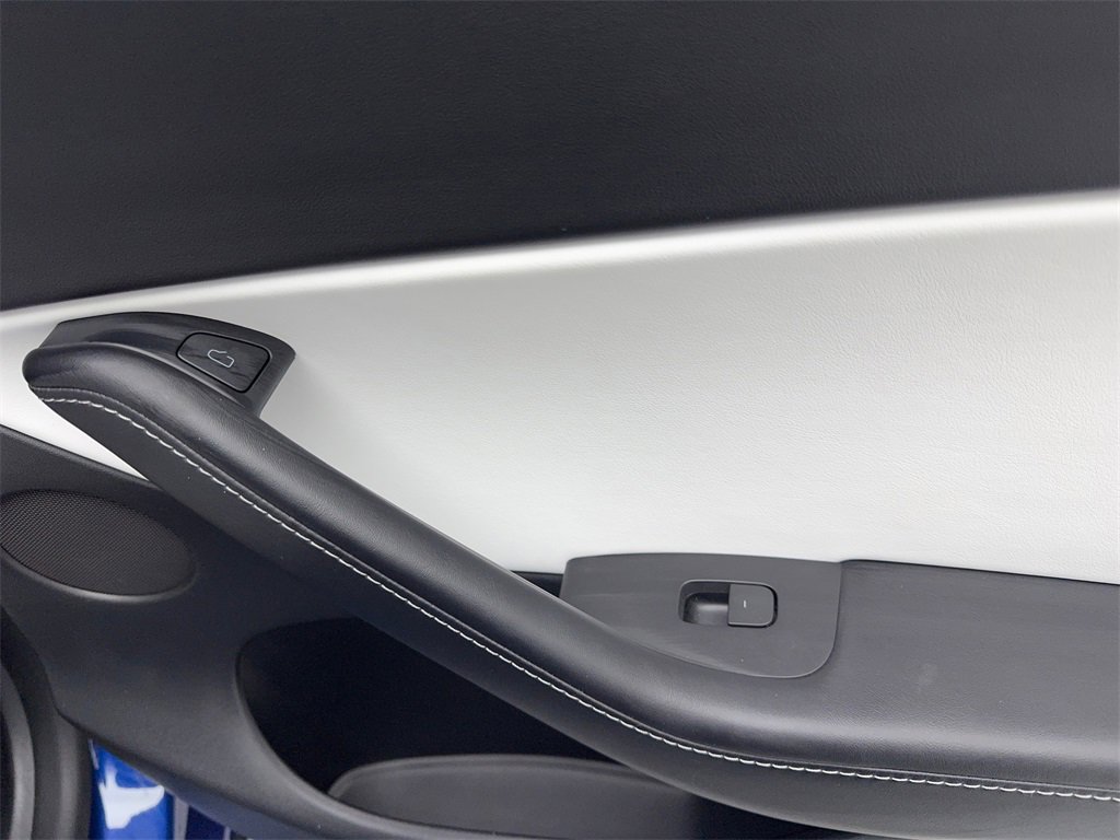 Used 2022 Tesla Model Y Long Range image 42