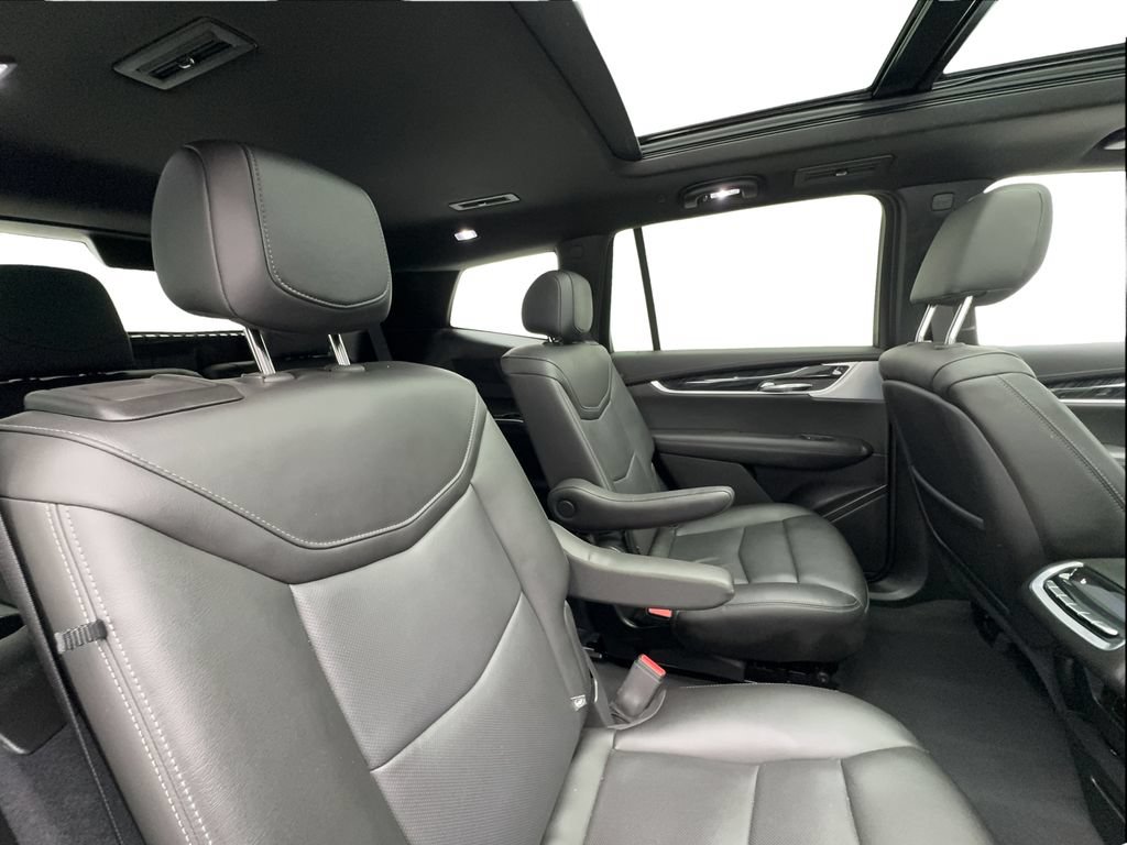 Used 2025 Cadillac XT6 Premium Luxury AWD/4WD image 31