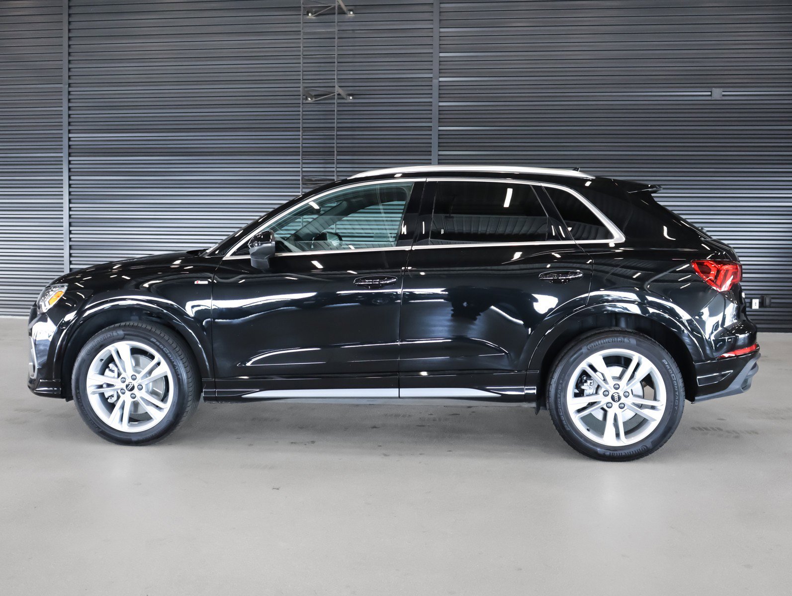 Used 2023 Audi Q3 2.0T Premium Plus w/ Premium Plus Package AWD/4WD image 14