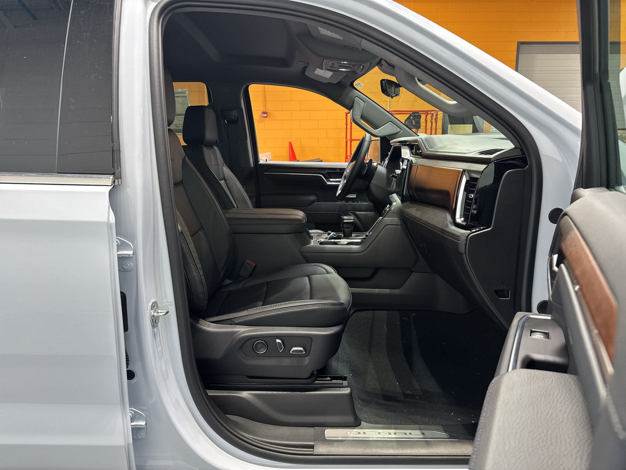 New 2026 GMC Sierra 1500 Denali w/ Technology Package AWD/4WD image 21
