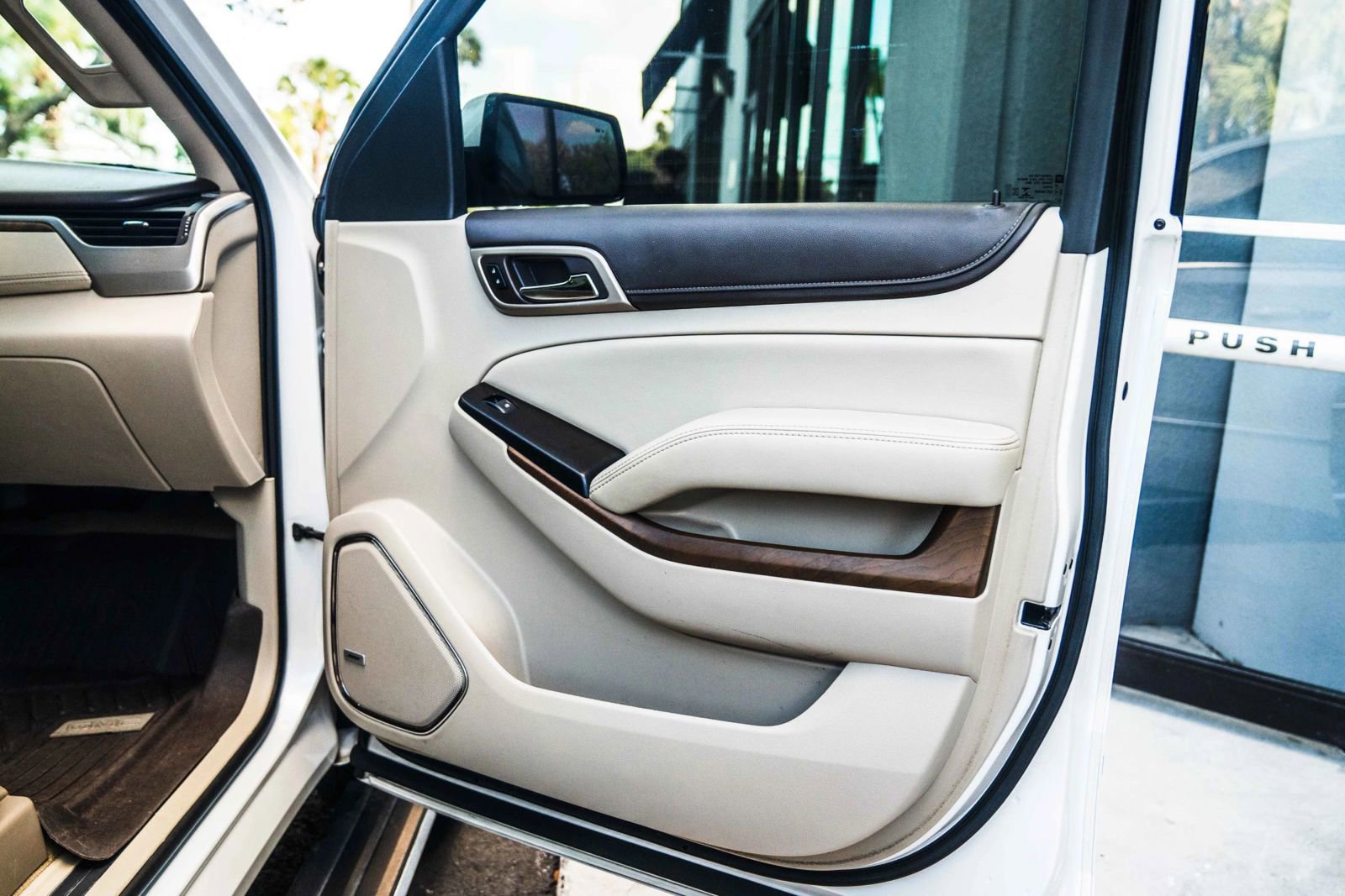 Used 2018 GMC Yukon Denali w/ Open Road Package RWD image 32