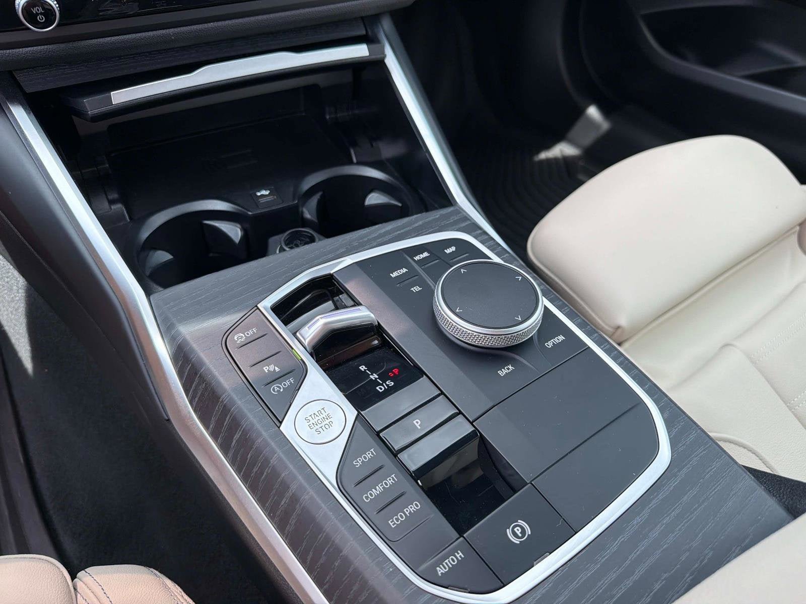 Used 2025 BMW 230i Coupe w/ Premium Package RWD image 18