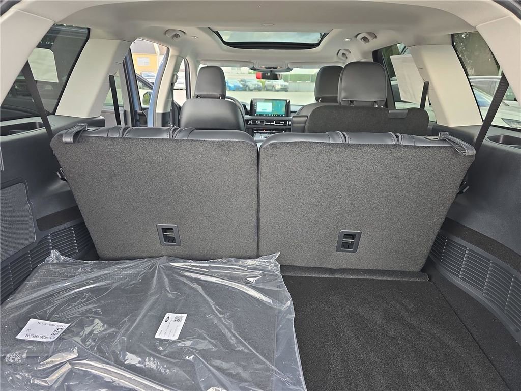 New 2026 Lincoln Aviator AWD image 25