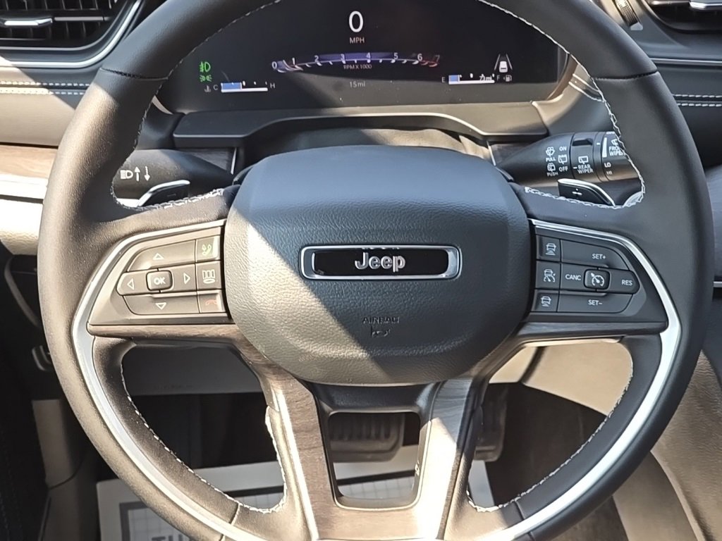 New 2025 Jeep Grand Cherokee L Limited w/ Luxury Tech Group II image 29