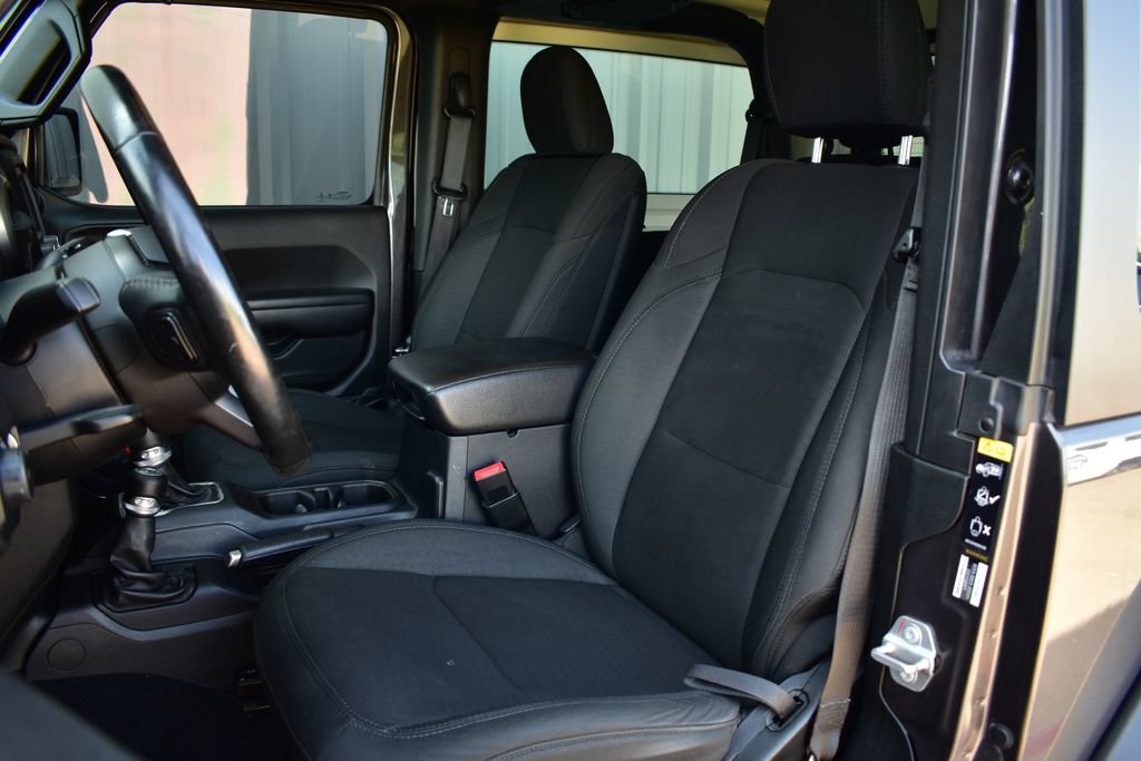 Used 2020 Jeep Wrangler Sport AWD/4WD image 18