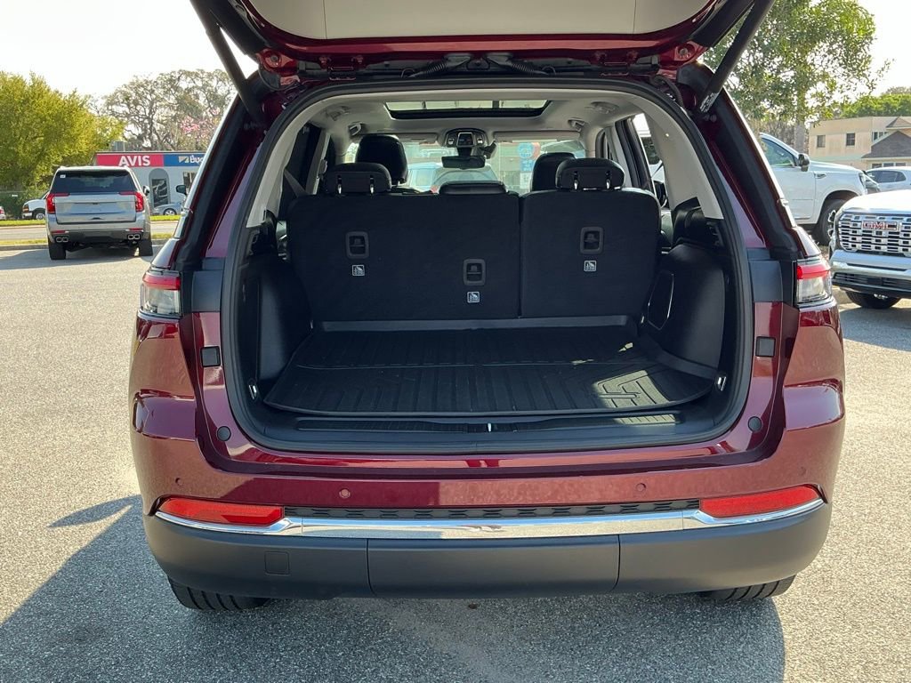 Used 2023 Jeep Grand Cherokee 4WD 4xe w/ Luxury Tech Group II image 23