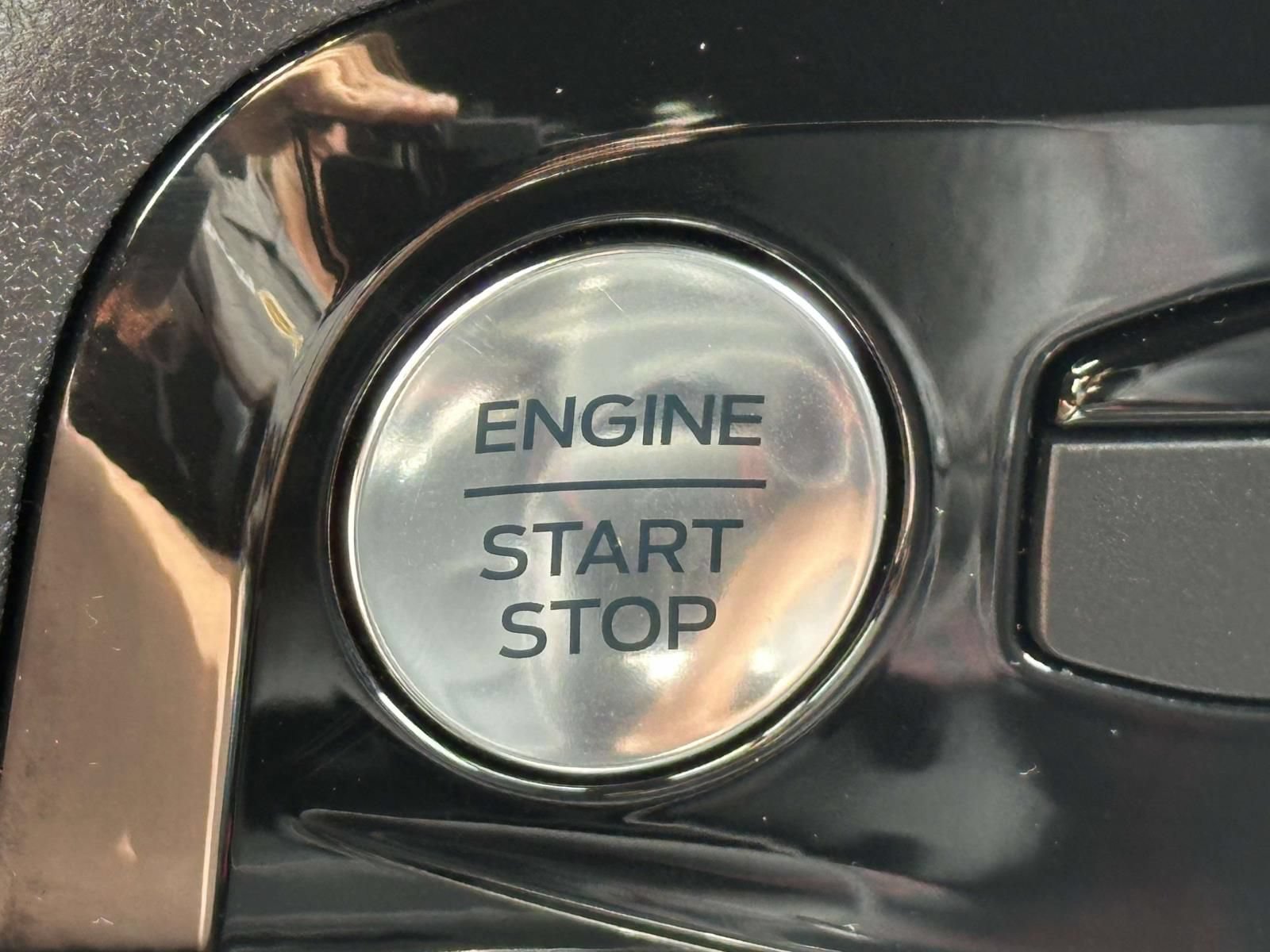 Used 2024 Ford Escape ST-Line Select w/ Tech Pack #1 AWD/4WD image 18