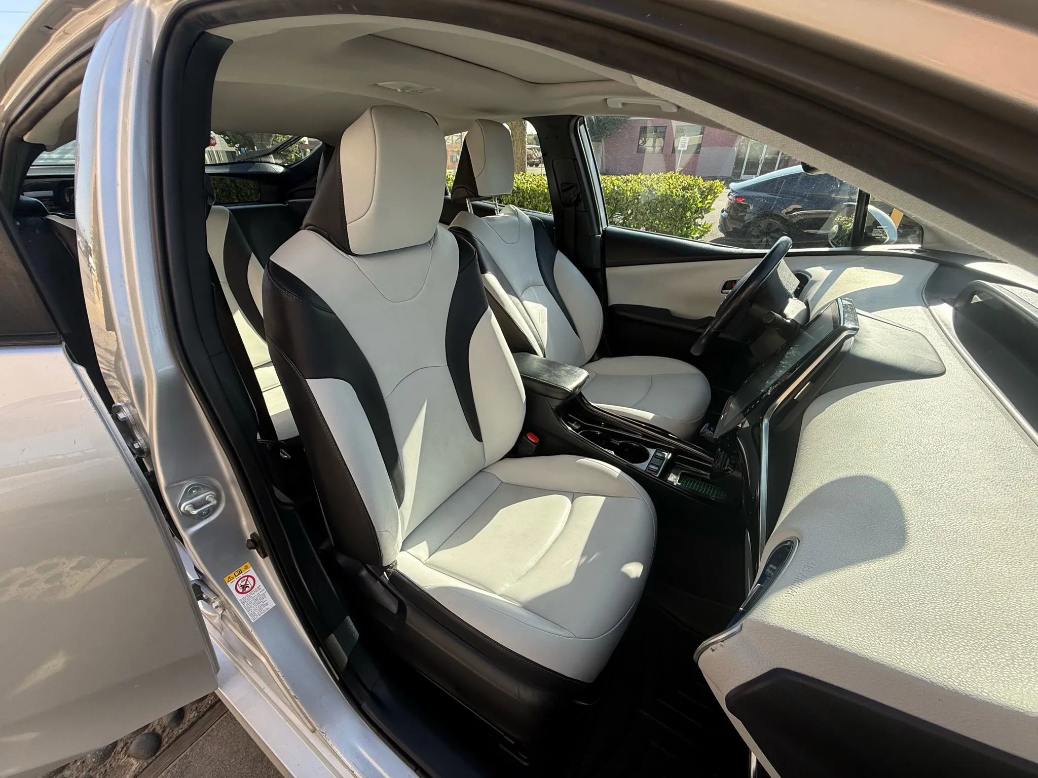 Used 2019 Toyota Prius Limited image 14