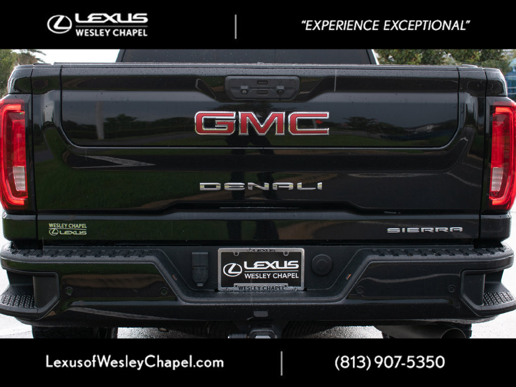 Used 2022 GMC Sierra 2500 Denali w/ Denali Black Diamond Edition AWD/4WD image 4