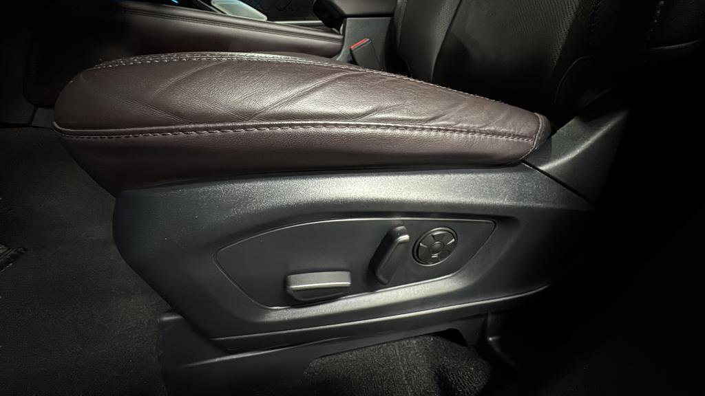 Used 2025 Ford Explorer Platinum w/ LUX Leather Package image 27