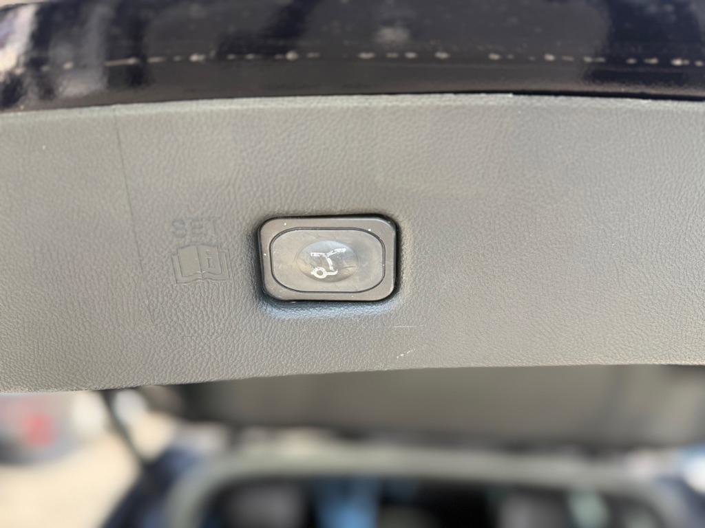 Used 2019 Lincoln Nautilus Select AWD/4WD image 7