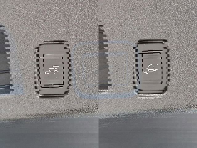 Used 2025 Buick Enclave Preferred w/ Power Package image 38