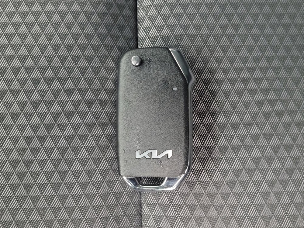 Used 2025 Kia Soul LX image 32