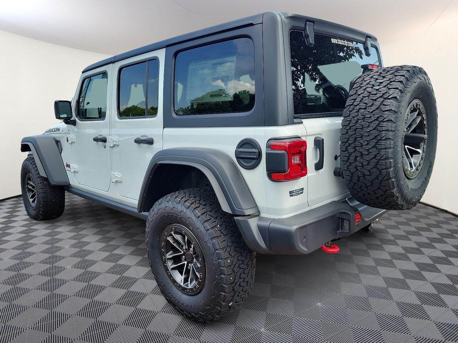 New 2024 Jeep Wrangler Unlimited Rubicon w/ XTREMEE 35" Tire Package AWD/4WD image 4