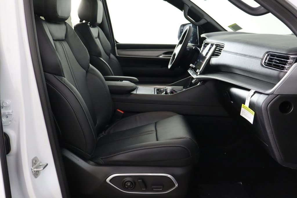 New 2026 Jeep Grand Wagoneer 4WD image 18