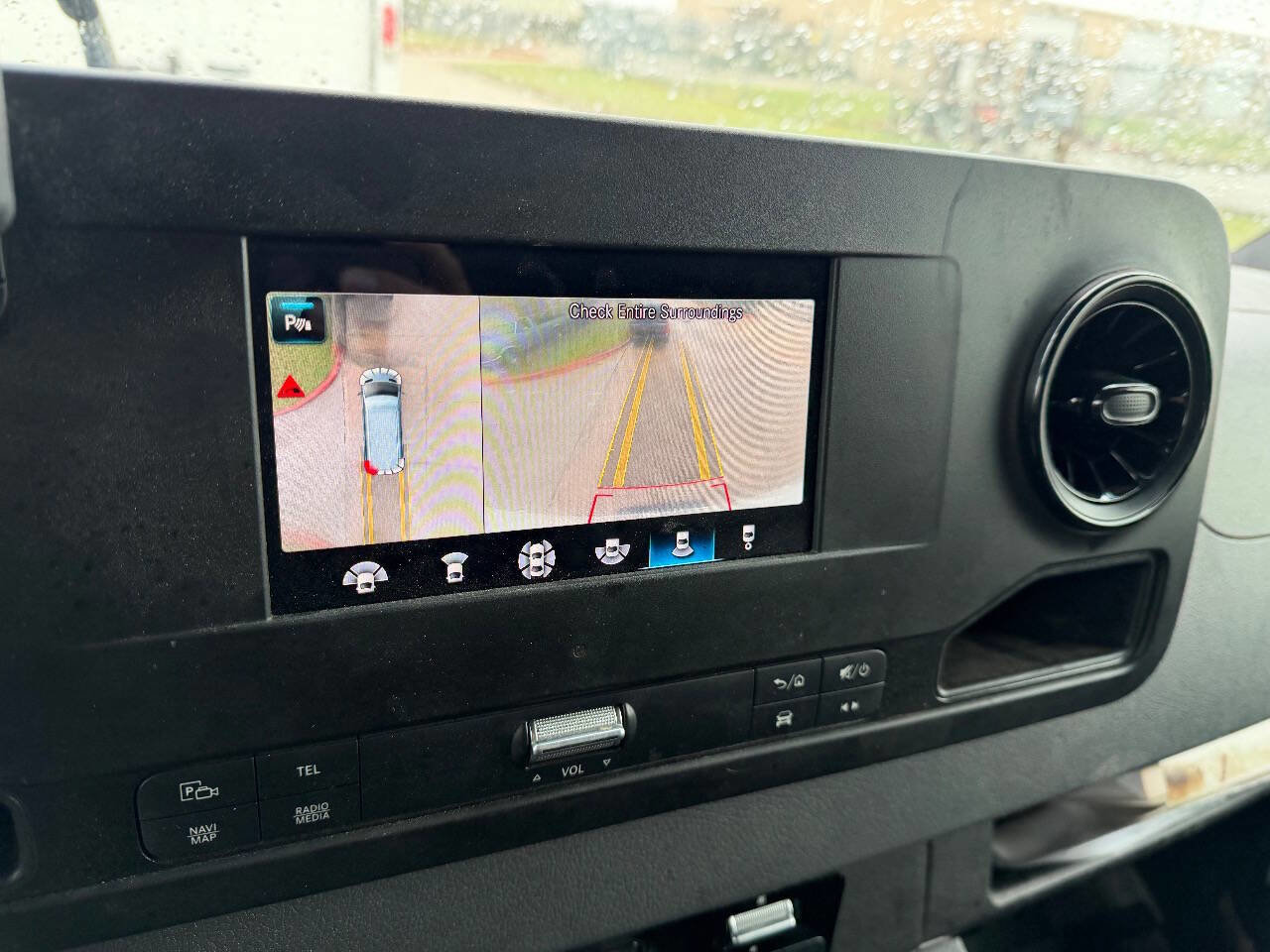 Used 2020 Freightliner Sprinter 2500 image 16