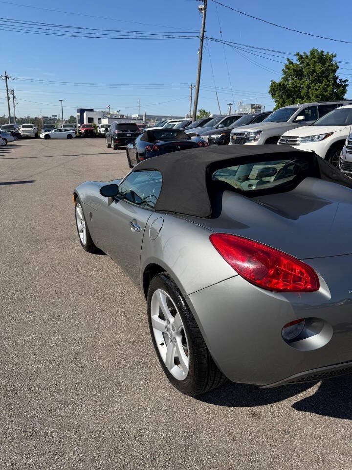 Used 2006 Pontiac Solstice Convertible w/ Premium Package RWD image 33