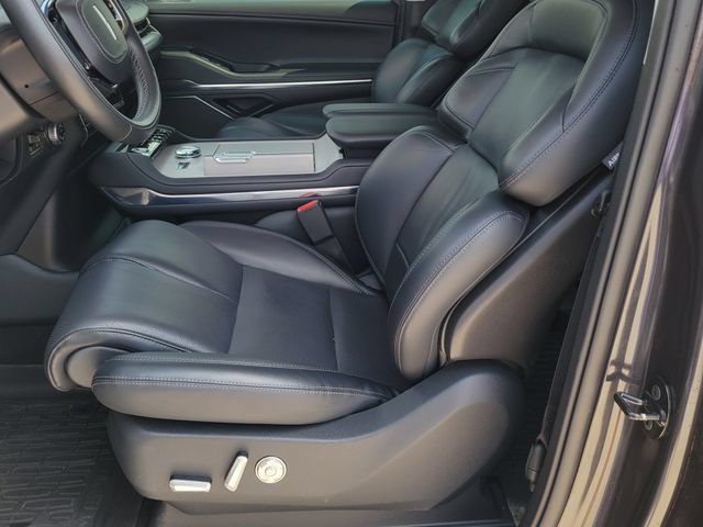 Certified 2025 Lincoln Navigator Reserve AWD/4WD image 6